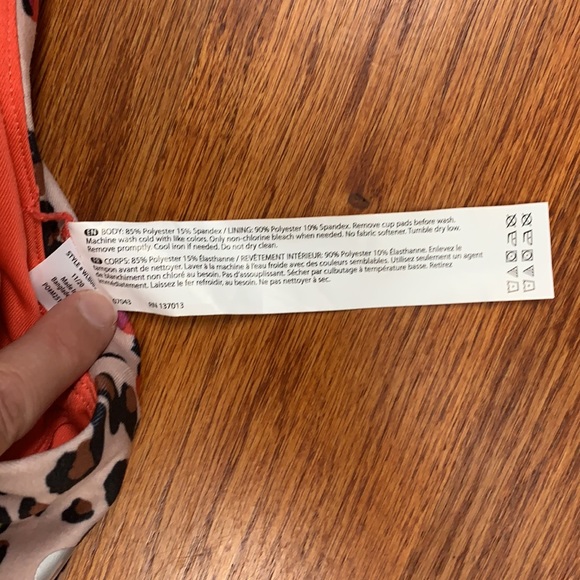 NWT WILDFOX Leopard Chris Sports Bra - Picture 9 of 9